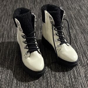GBG Los Angeles walken boot size 8